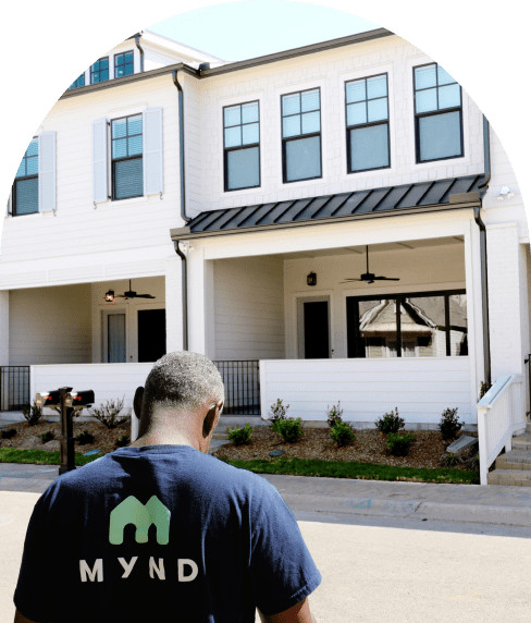 Mynd 极速赛车168开奖官网 agent in front of a Mynd 极速赛车168开奖官网 Property